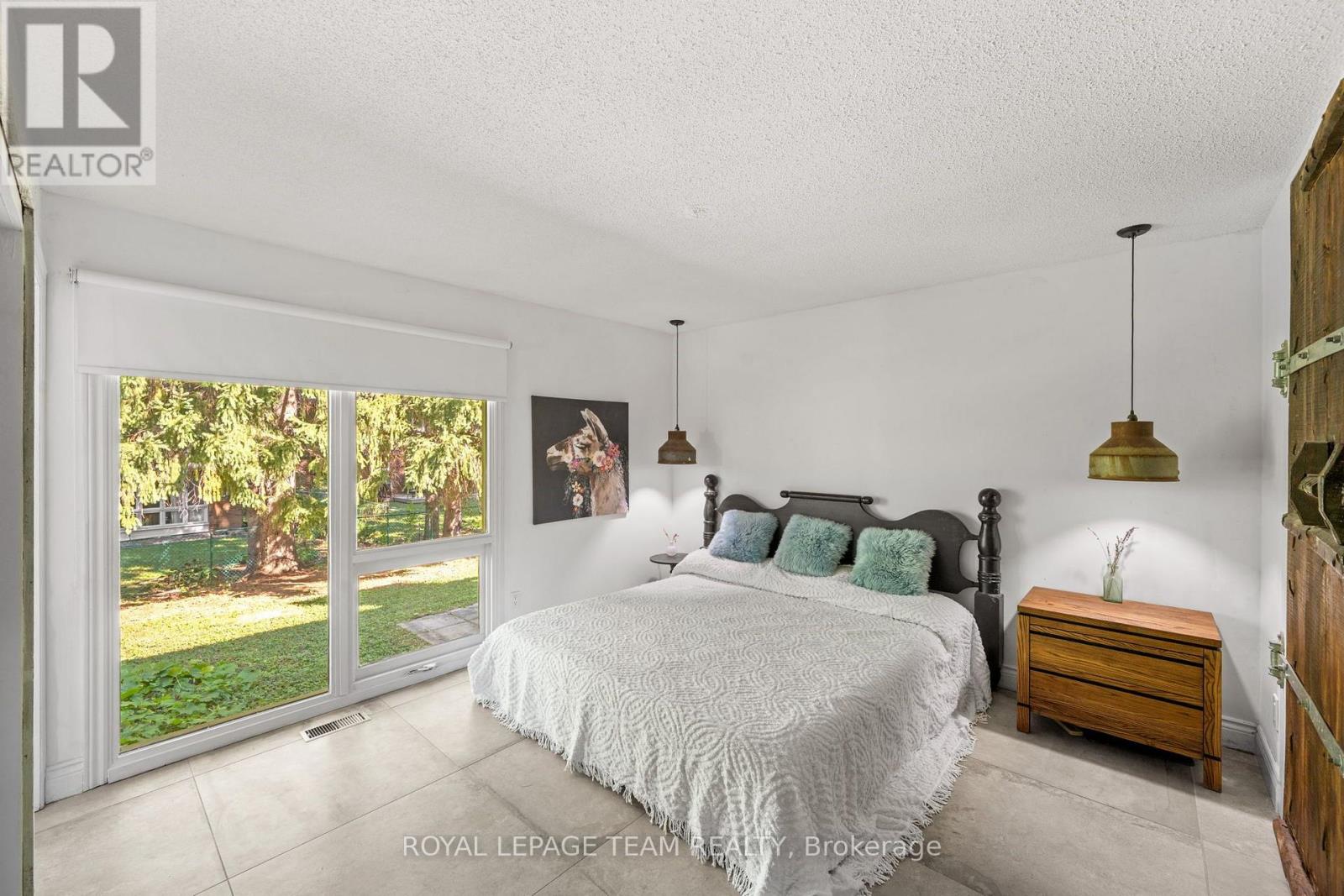 33 RUTHERFORD CRESCENT - Image 37