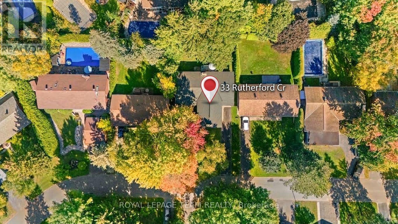 Mature treed neighbourhood