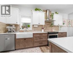 Bedroom - 352 Somerside Crescent Se, Medicine Hat, AB T1B0N3 Photo 7