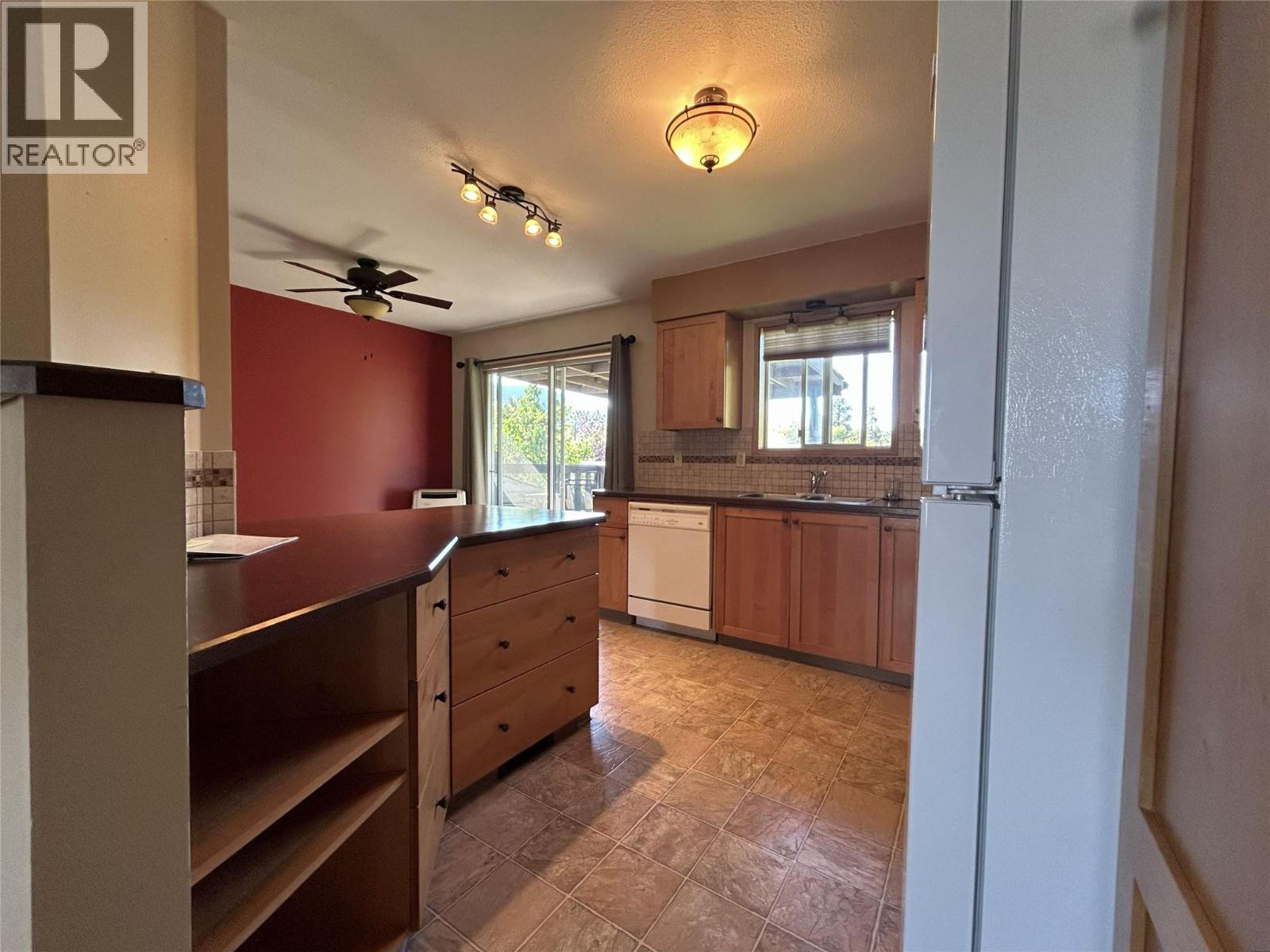 6683 18th Street, Grand Forks, British Columbia, V0H1H0, Grand Forks, British Columbia — photo 4 of 5