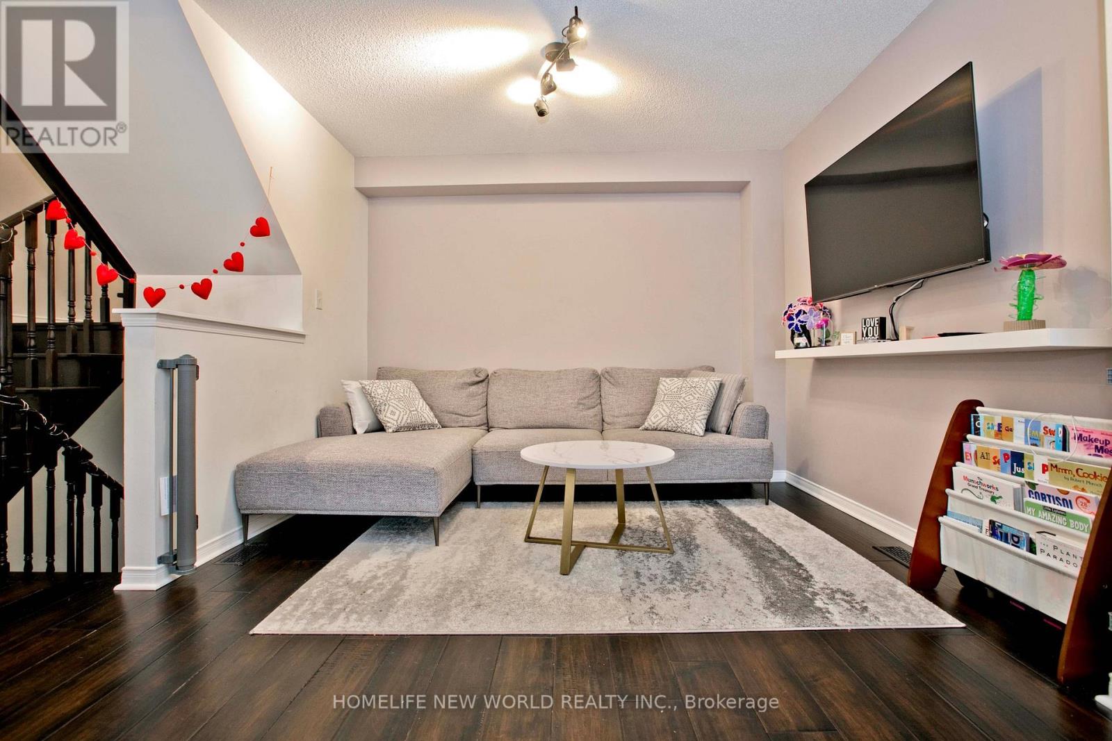 30 LINNELL STREET, Ajax (Central East) — photo 2
