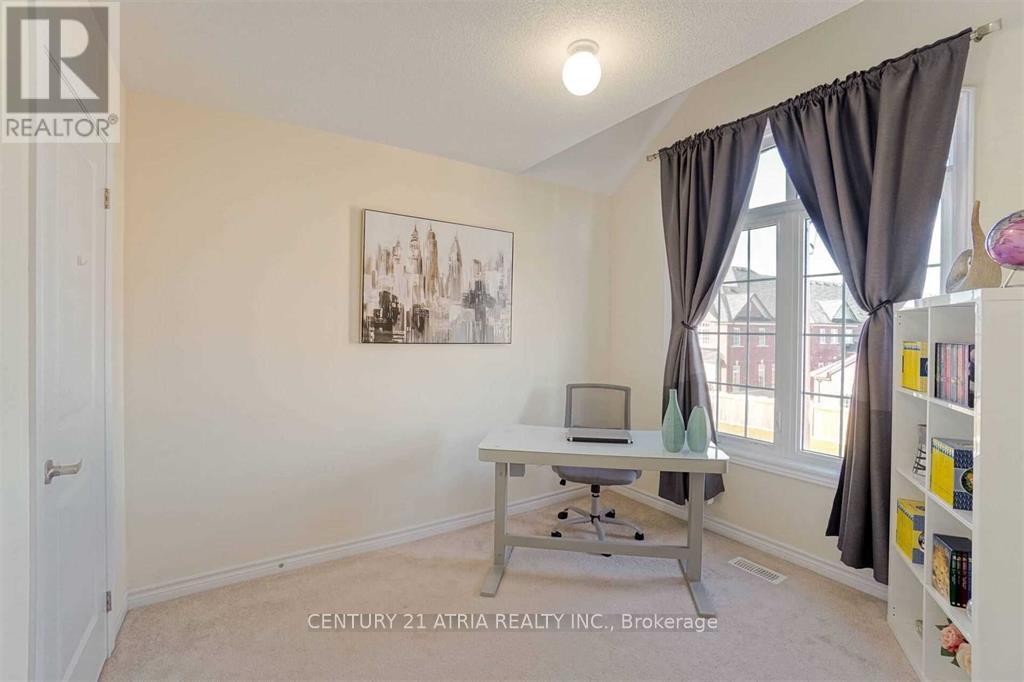 51 Temple Avenue — photo 31