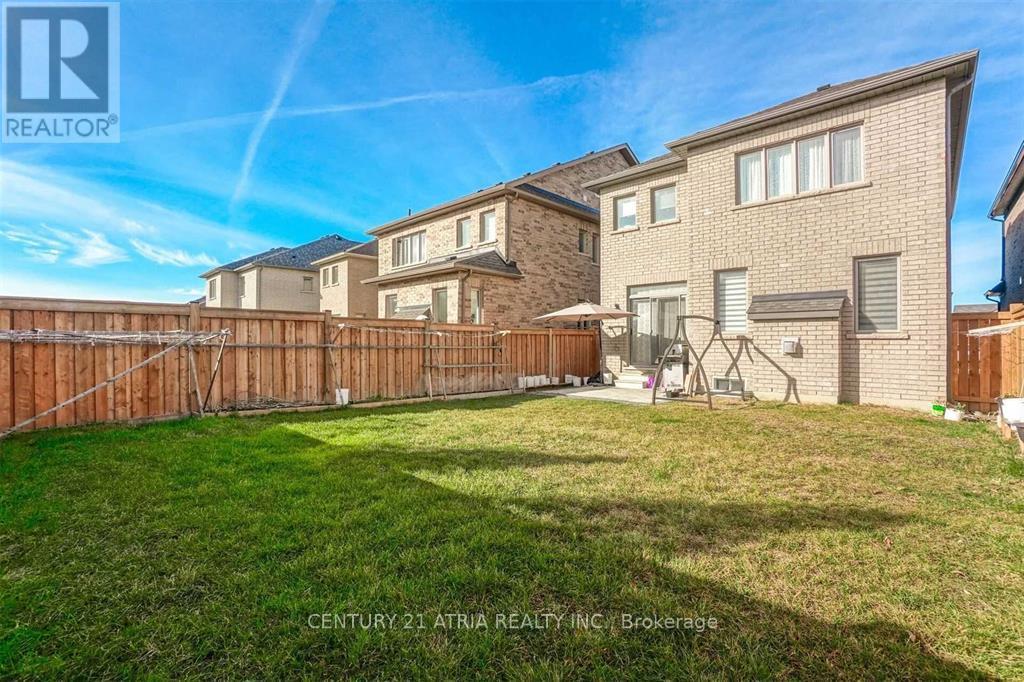 51 Temple Avenue — photo 35