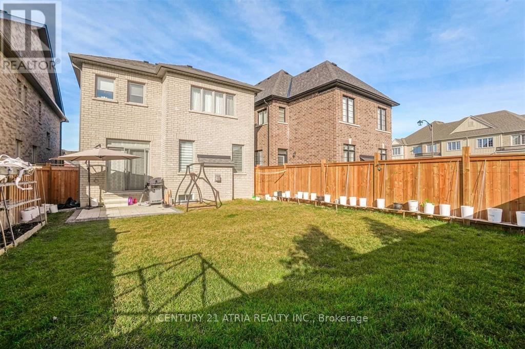 51 Temple Avenue — photo 36