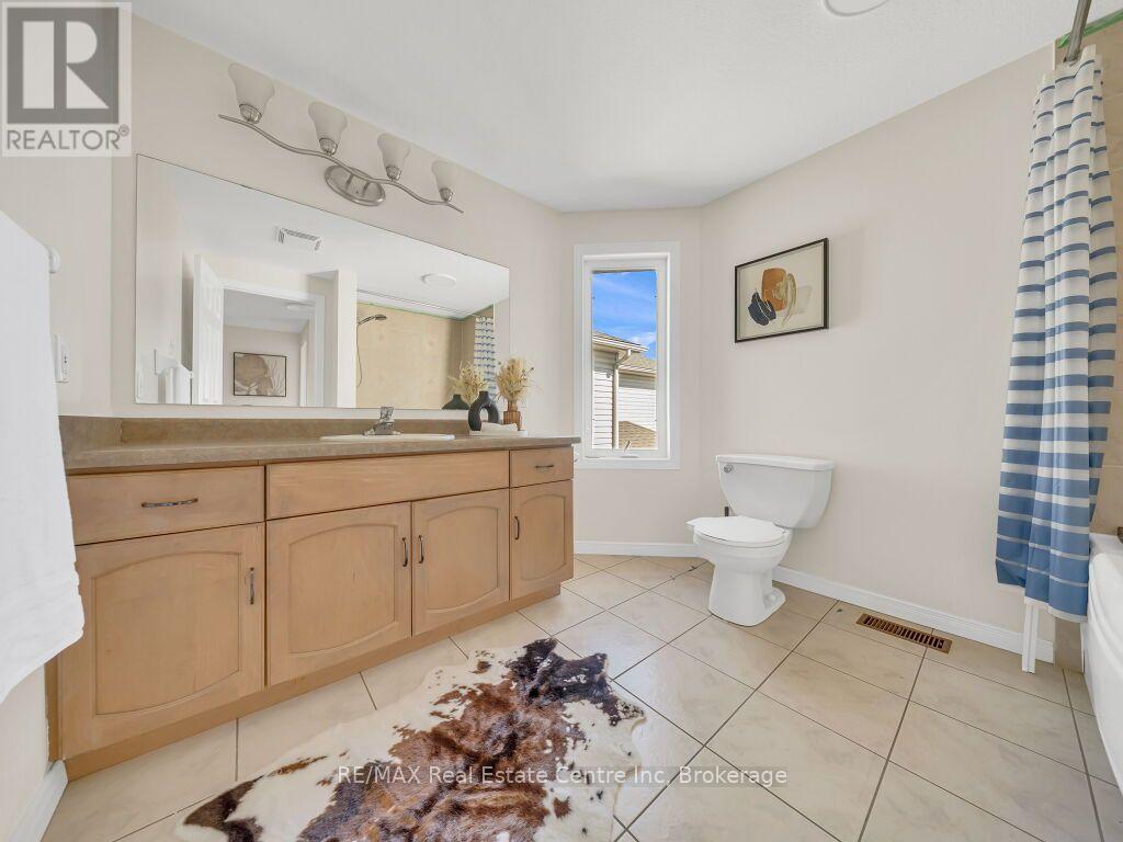 61 MOFFATT LANE - Image 31