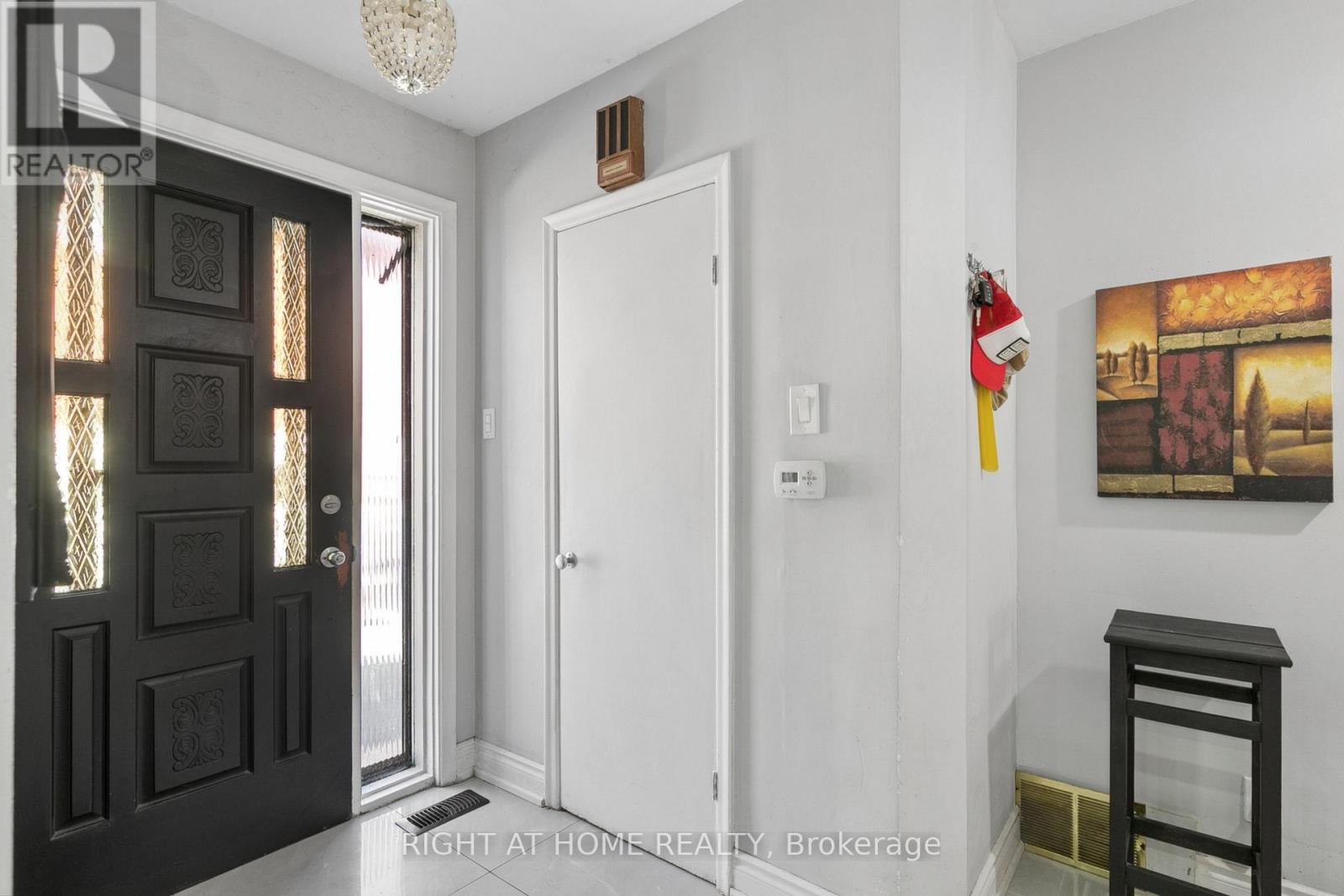2260 WISEMAN COURT, Mississauga (Clarkson) — photo 2