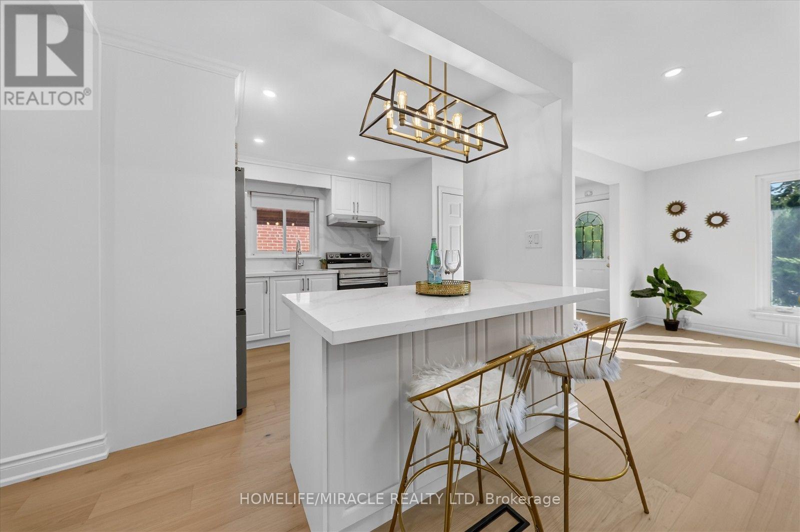 18 ELDERFIELD CRESCENT - 12