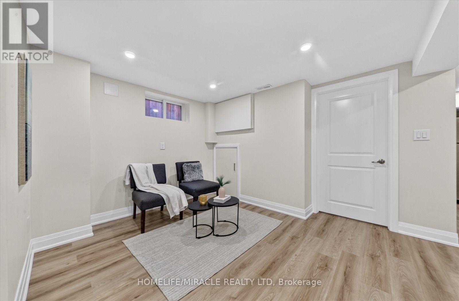18 ELDERFIELD CRESCENT - Image 30