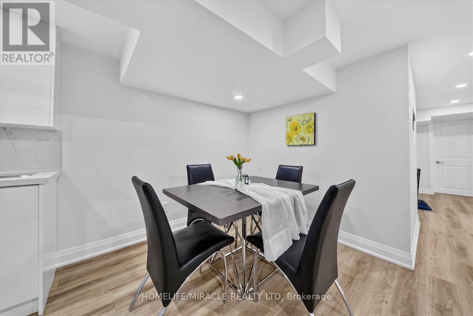 18 ELDERFIELD CRESCENT - Image 34