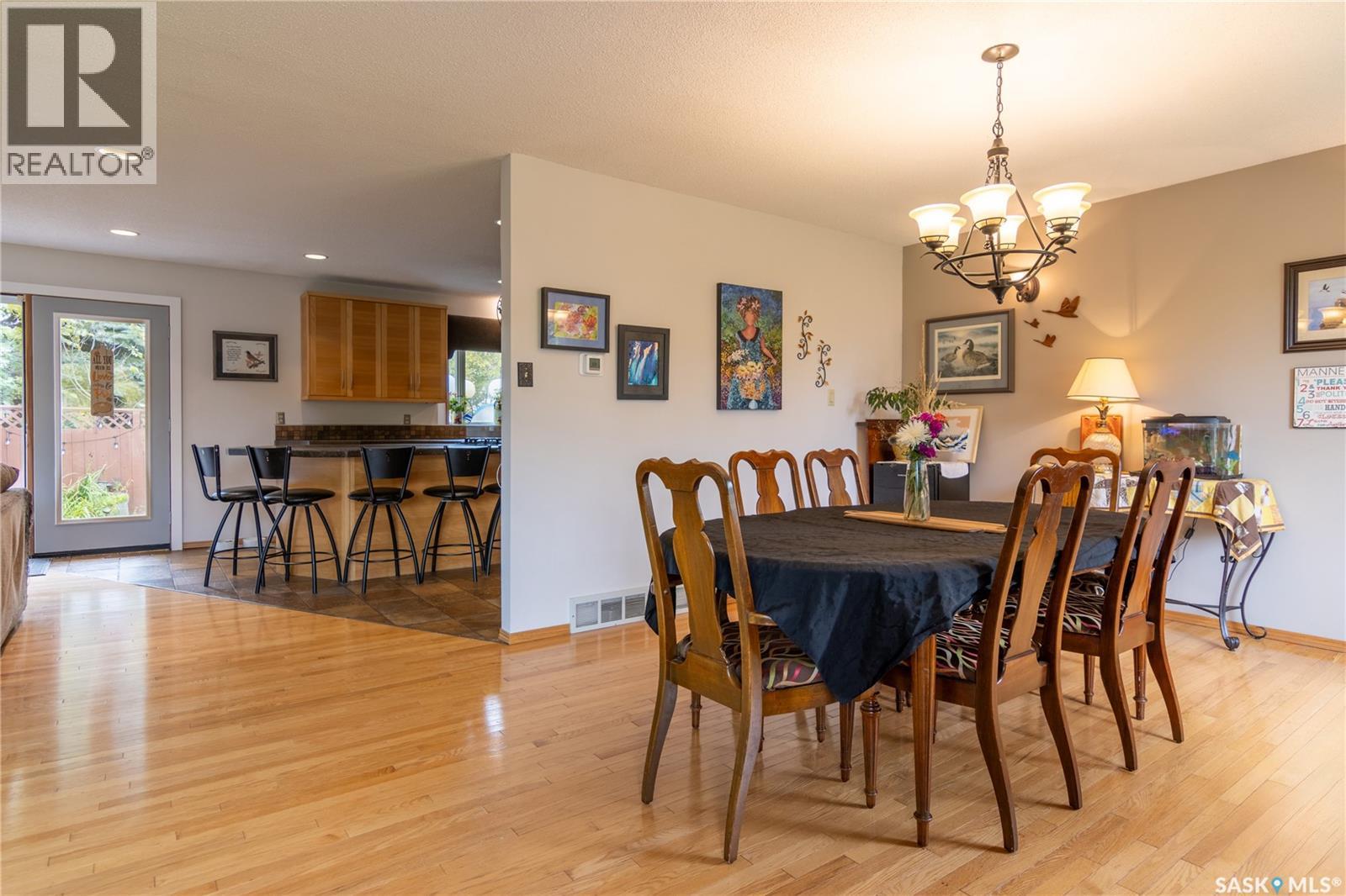 517 East DRIVE - 25