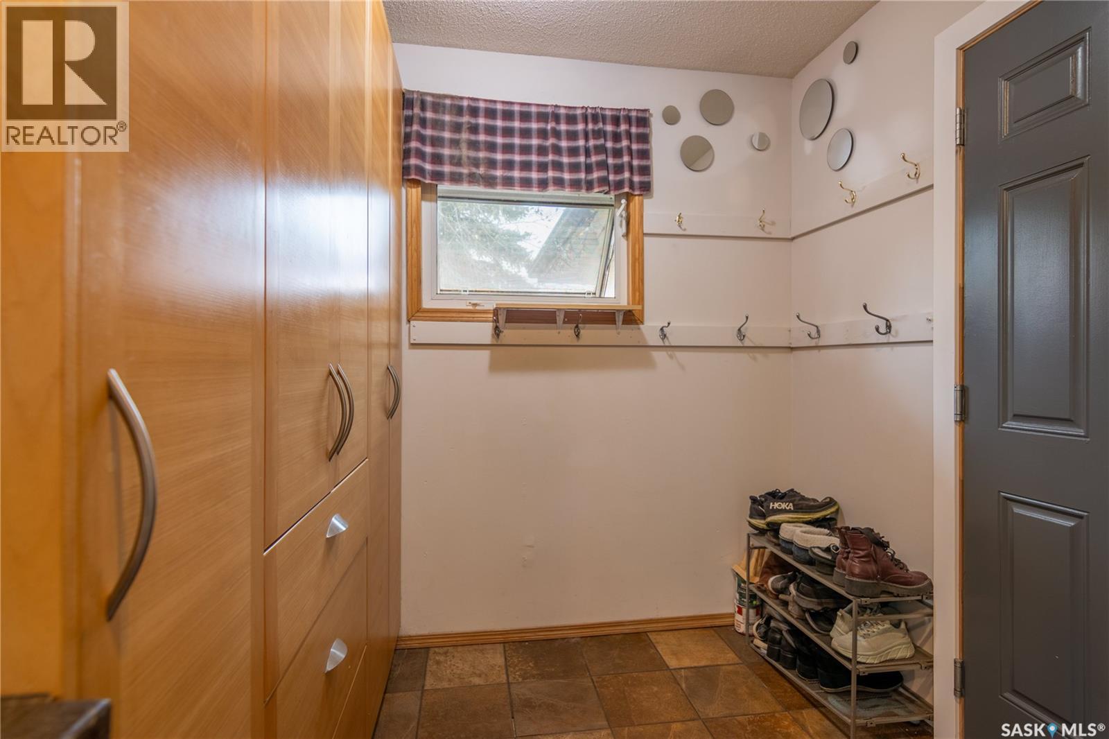 517 East DRIVE, Esterhazy — photo 32
