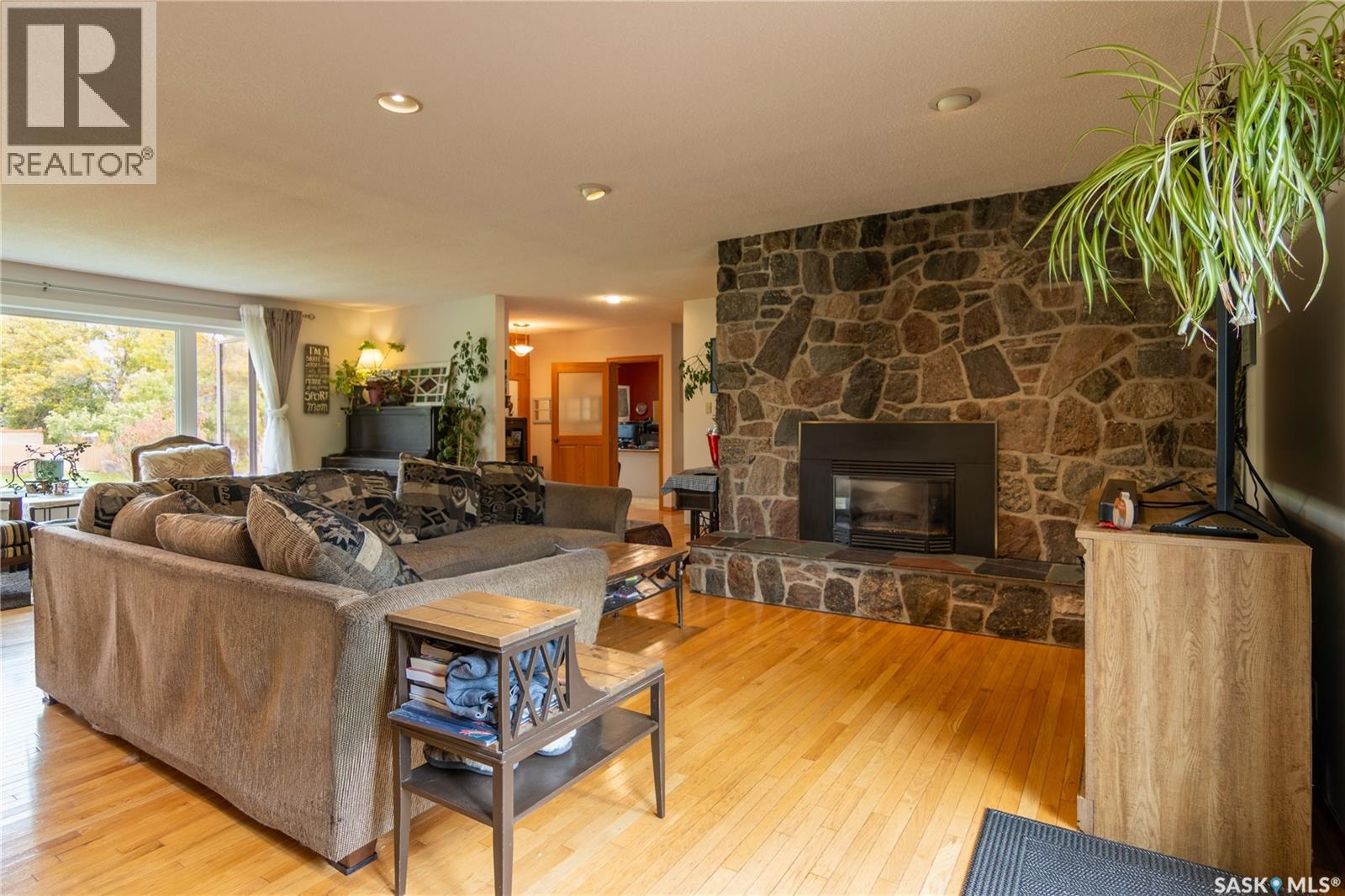 517 East DRIVE, Esterhazy — photo 34