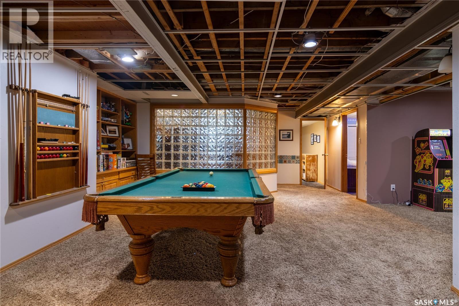 517 East DRIVE - 54