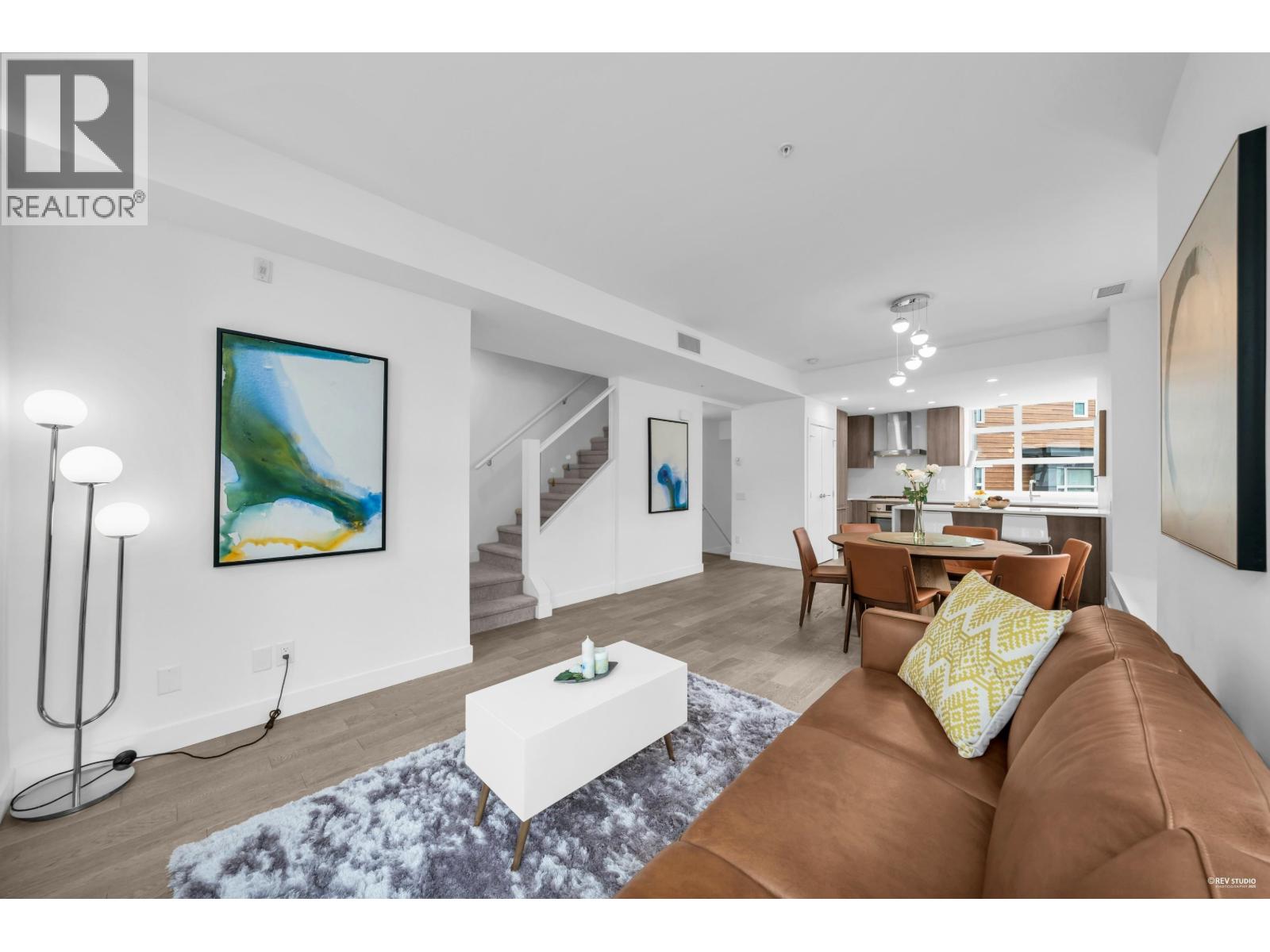 #227 2060 CURLING Road, North Vancouver, British Columbia, V7P1X4, North Vancouver, British Columbia — photo 4 of 5