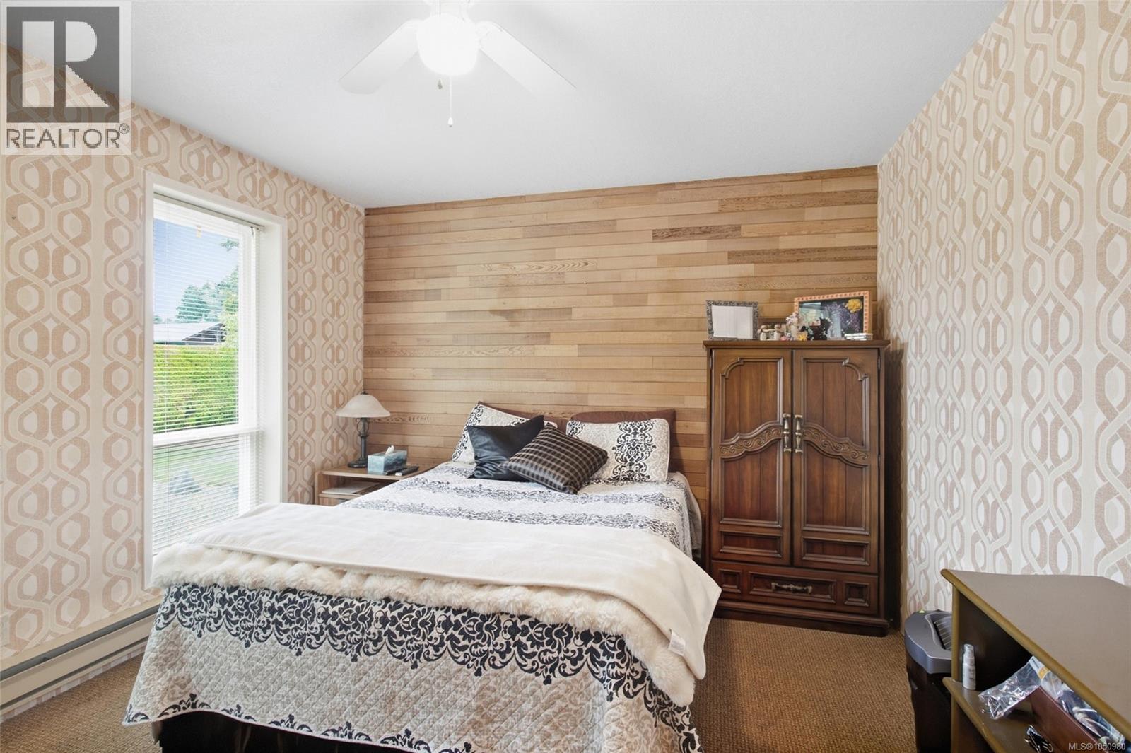 5449 Falls St - Image 15