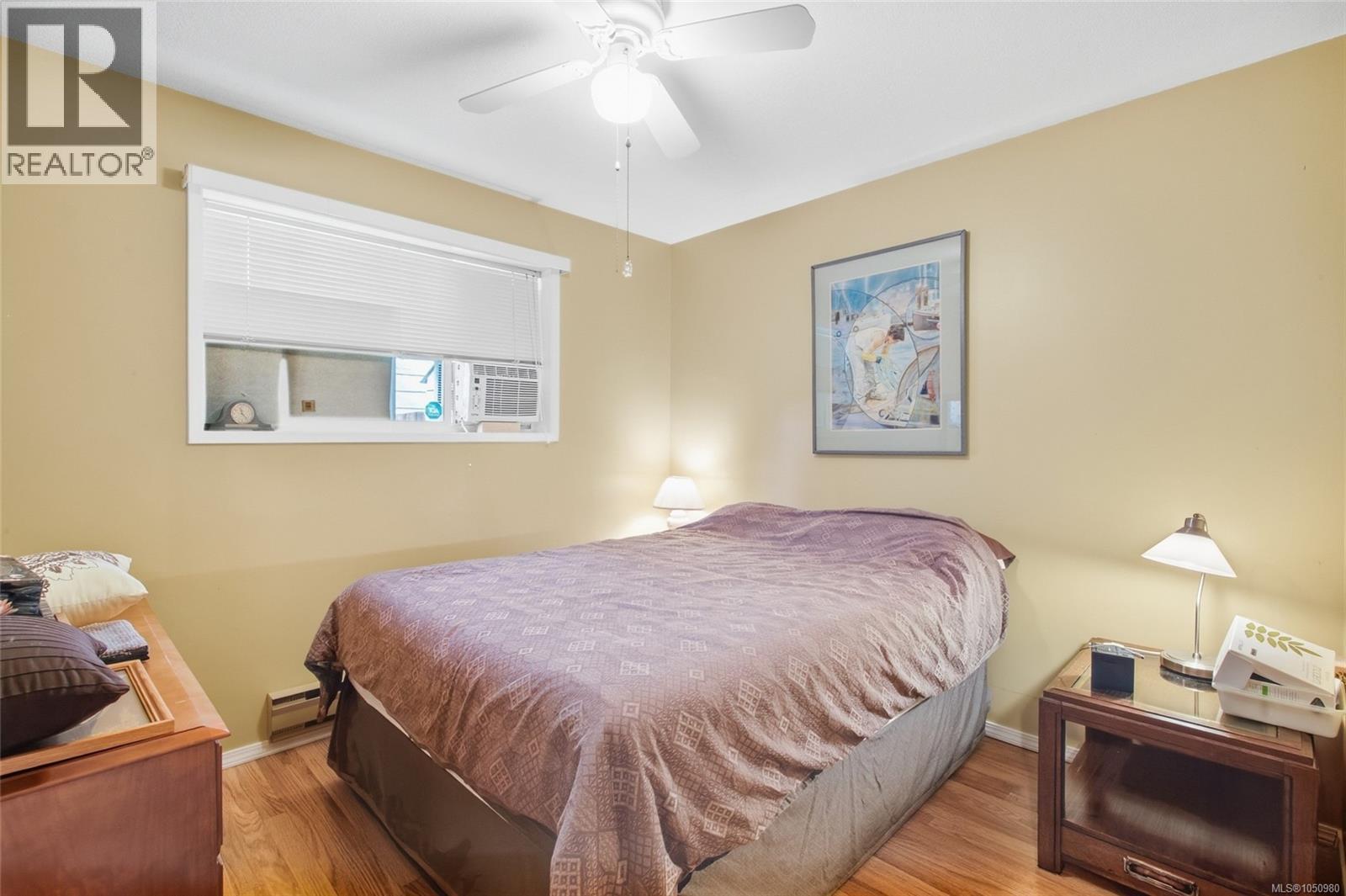 5449 Falls St - Image 17