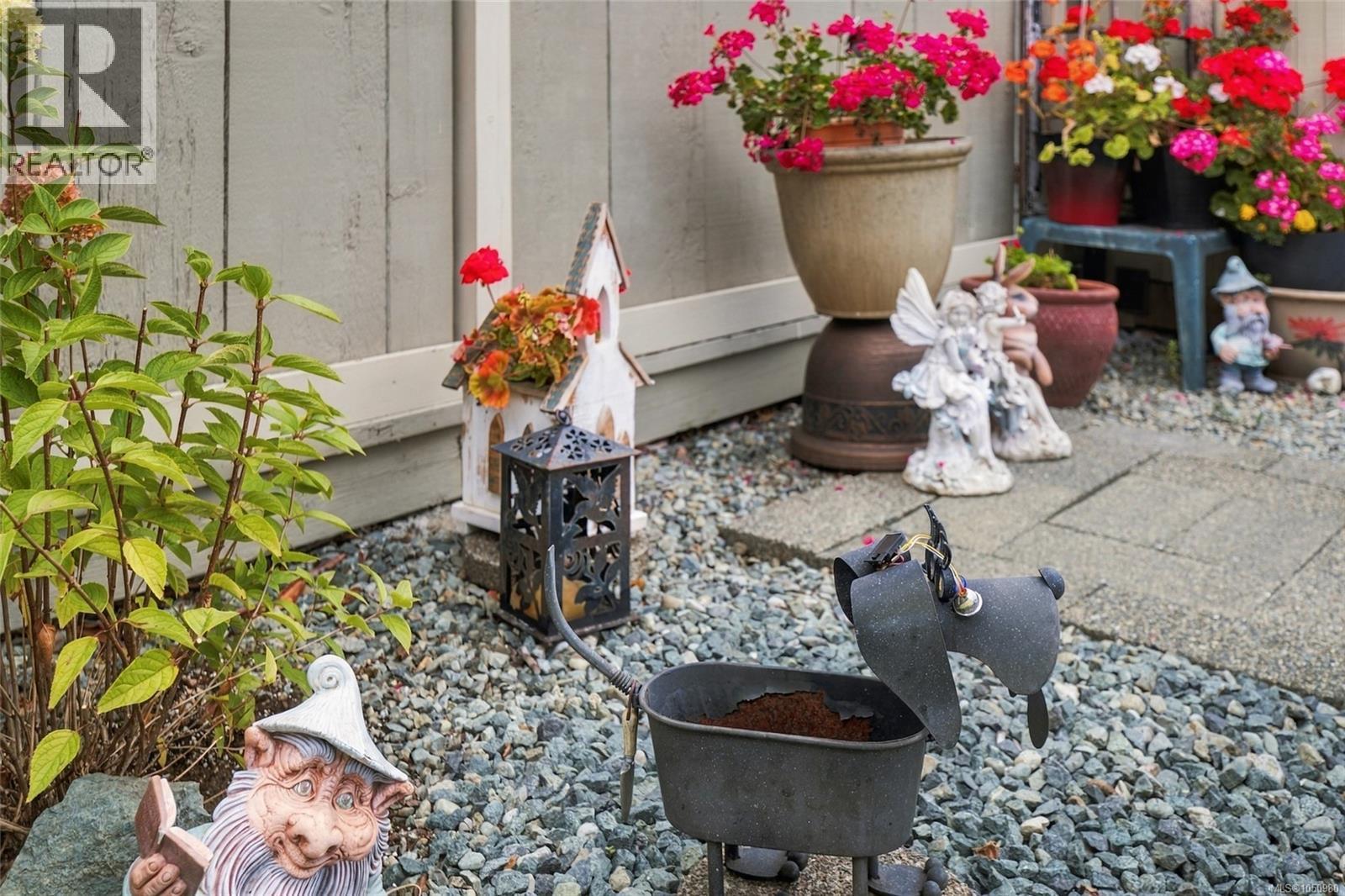 5449 Falls St - Image 25