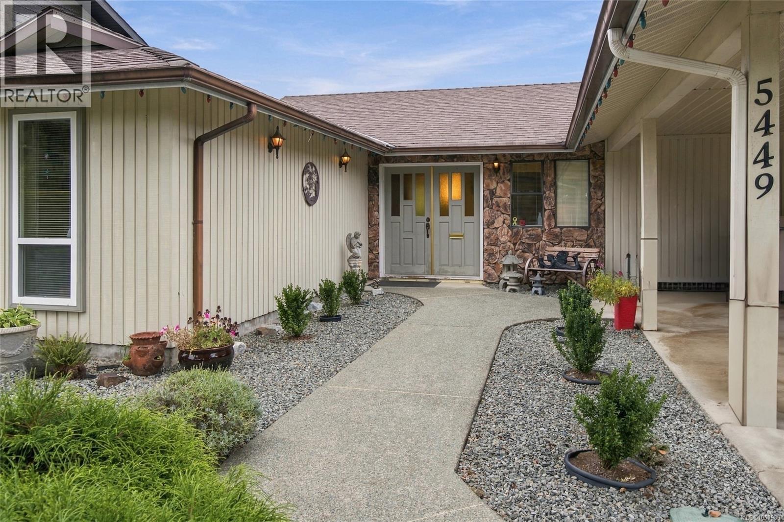5449 Falls St - Image 32