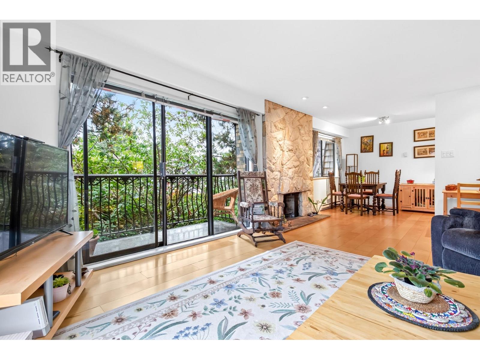 #303 1721 ST. GEORGES Avenue, North Vancouver, British Columbia, V7L3J8, North Vancouver, British Columbia — photo 5 of 5