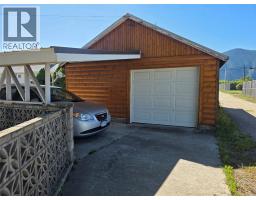 Kitchen - 7277 8th Street, Grand Forks, BC V0H1H0 Photo 13
