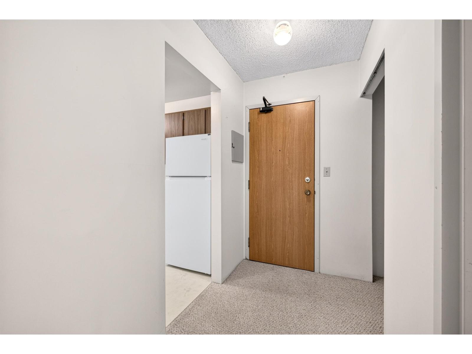 #207 1760 SOUTHMERE Crescent, Surrey, British Columbia, V4A6E5, Surrey, British Columbia — photo 5 of 5