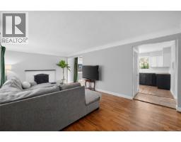 Living room - 650 Hunter St, Nanaimo, BC V9S1R1 Photo 11