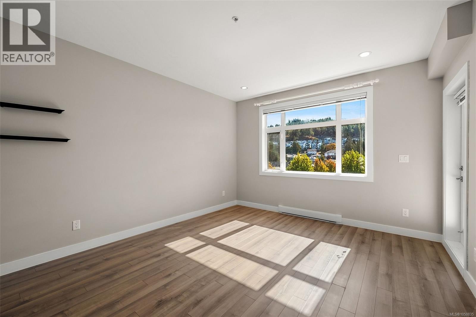 #315 2655 Sooke Rd - 17