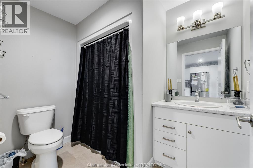 215 Manning DRIVE, Chatham — photo 10