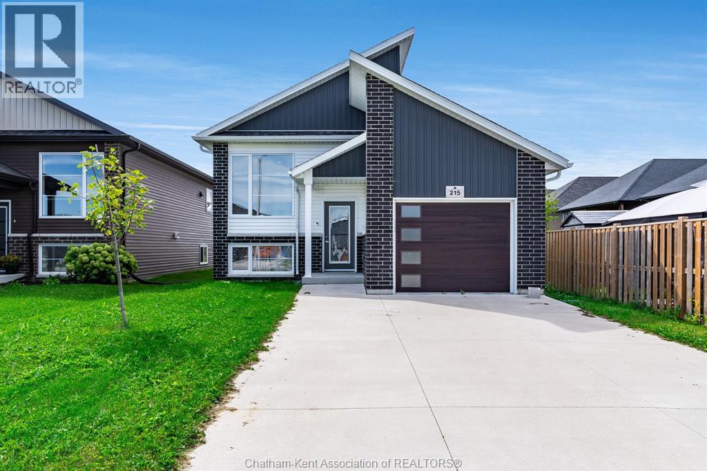 215 Manning DRIVE, Chatham — photo 2