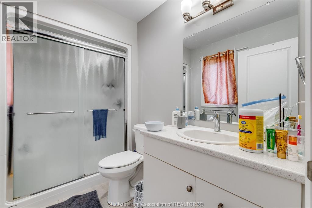 215 Manning DRIVE, Chatham — photo 8