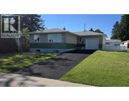 4907 10 Avenue SW - photo 1
