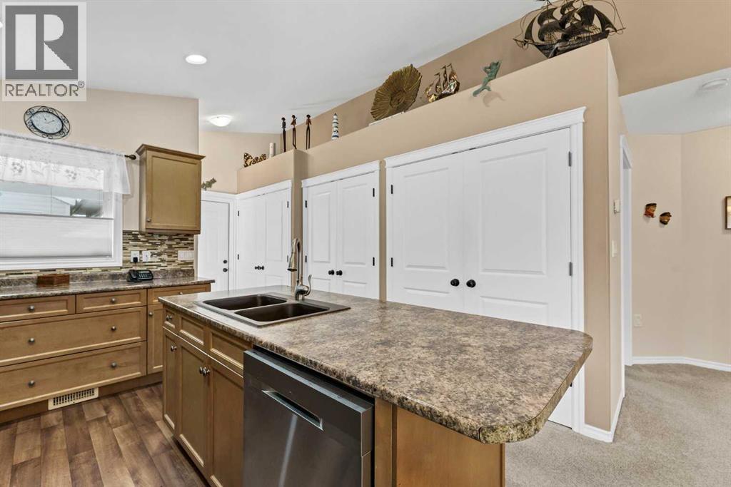 69 Chartwell Place SE - 16
