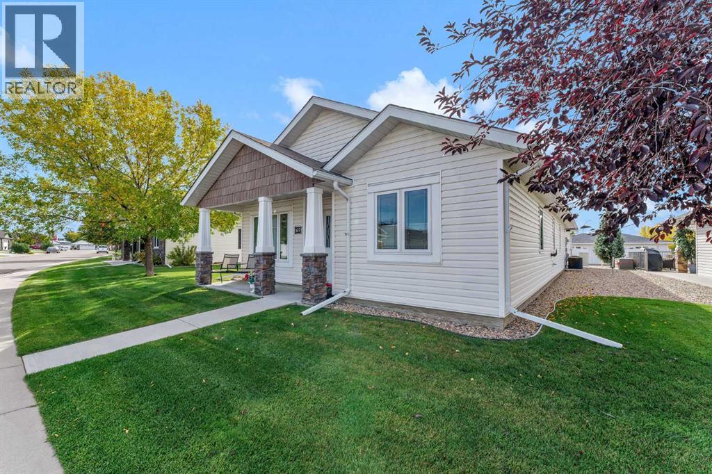 69 Chartwell Place SE - 2