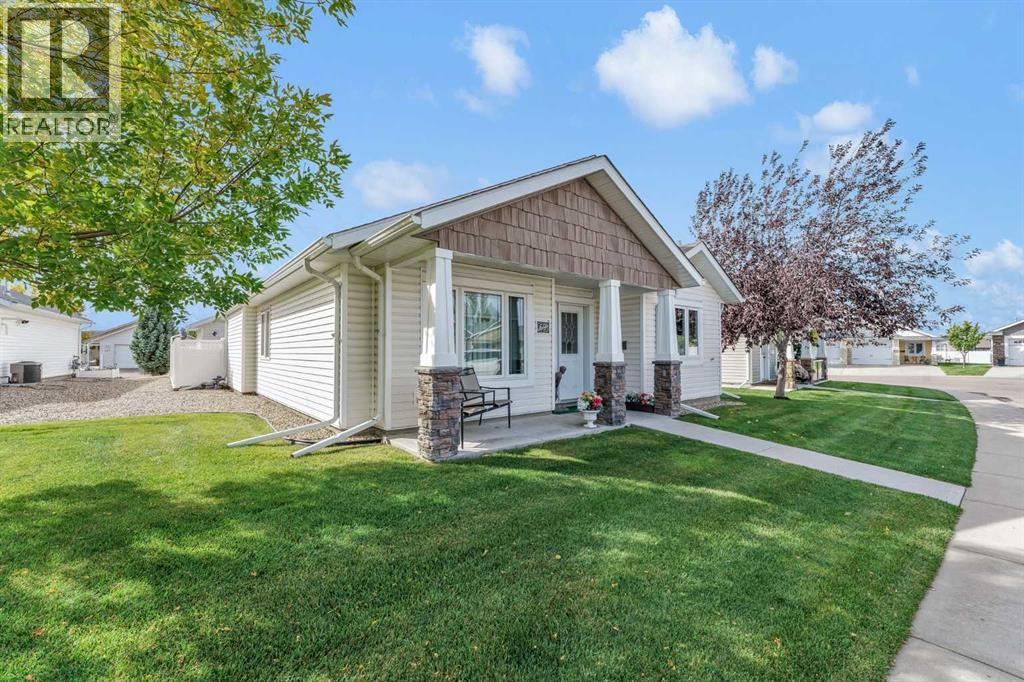 69 Chartwell Place SE - 3