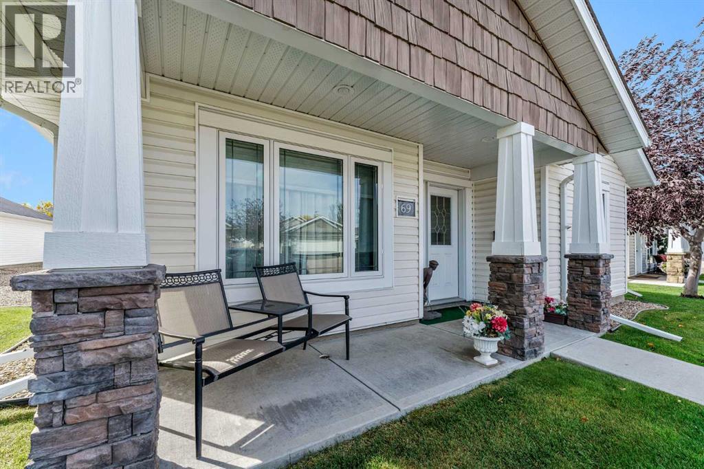 69 Chartwell Place SE - 4
