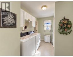 Kitchen - 396 Robin Drive, Barriere, BC V0E1E0 Photo 10
