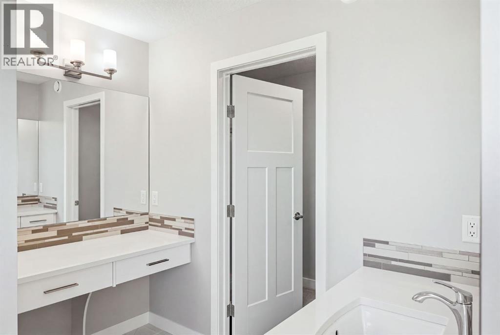 290 Masters Avenue SE - photo 23