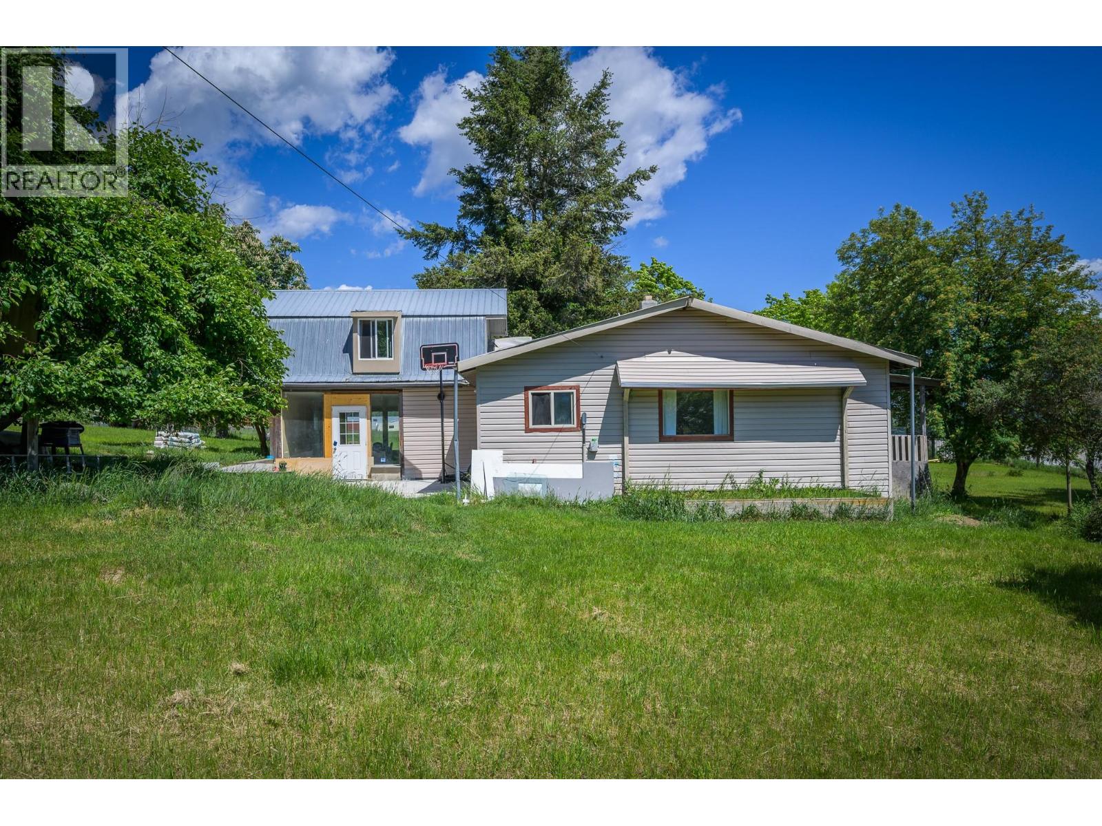 6721 Yellowhead Highway S - Image 17