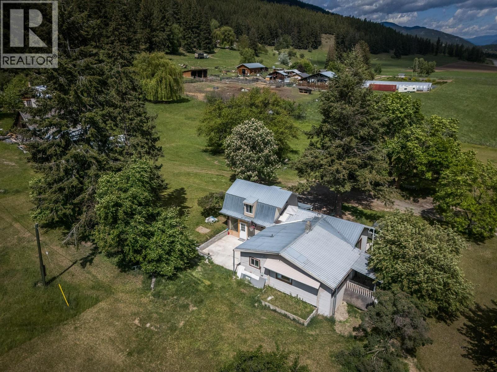 6721 Yellowhead Highway S - Image 39