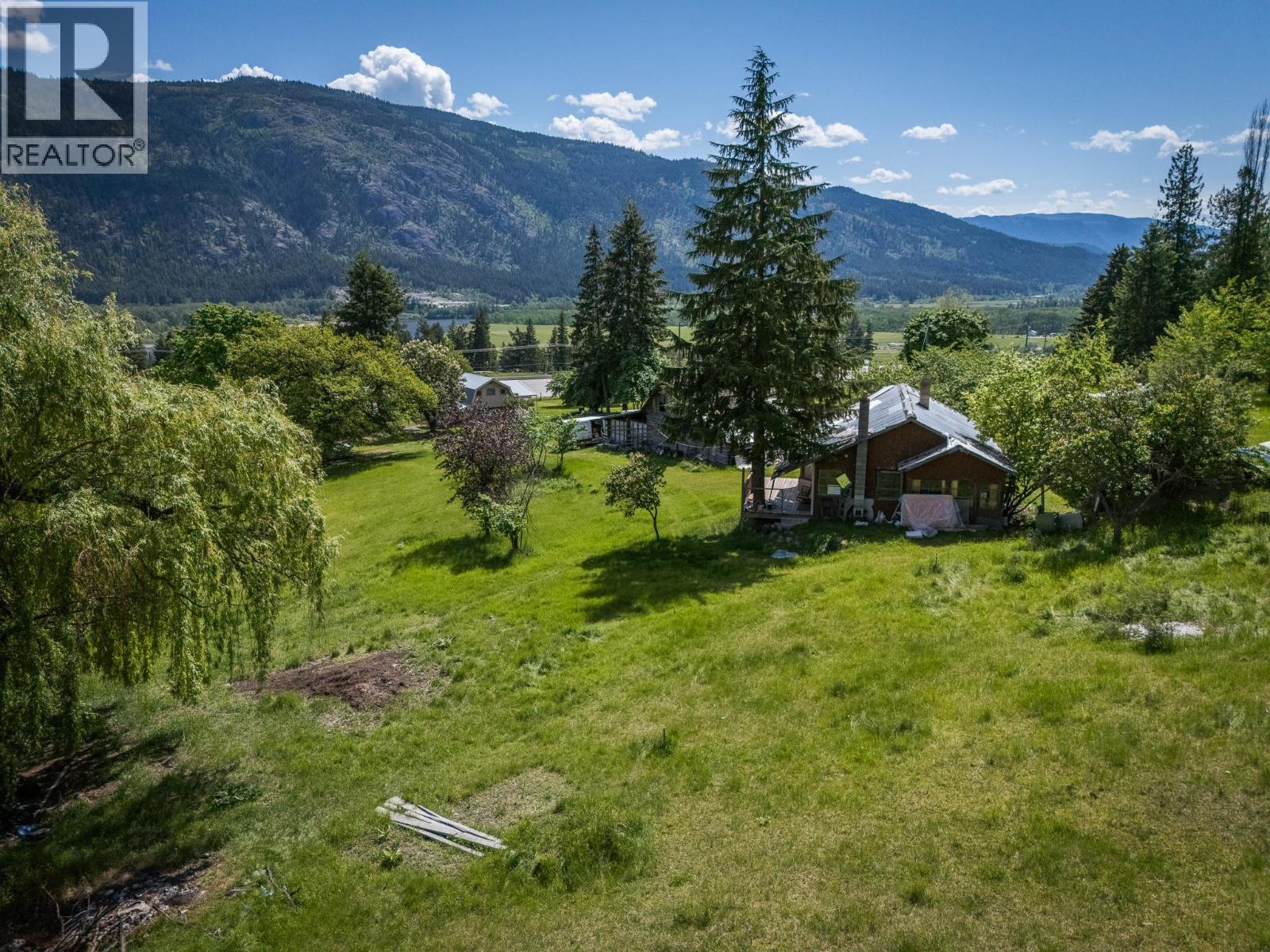 6721 Yellowhead Highway S - Image 44