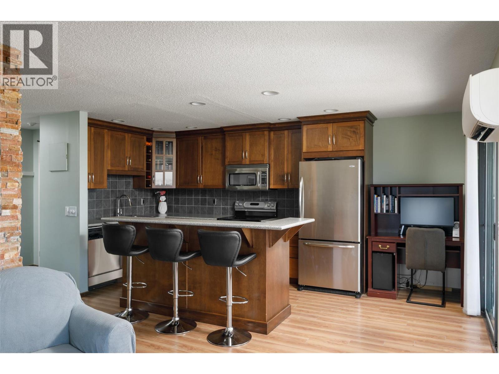 #807 737 Leon Avenue - 5