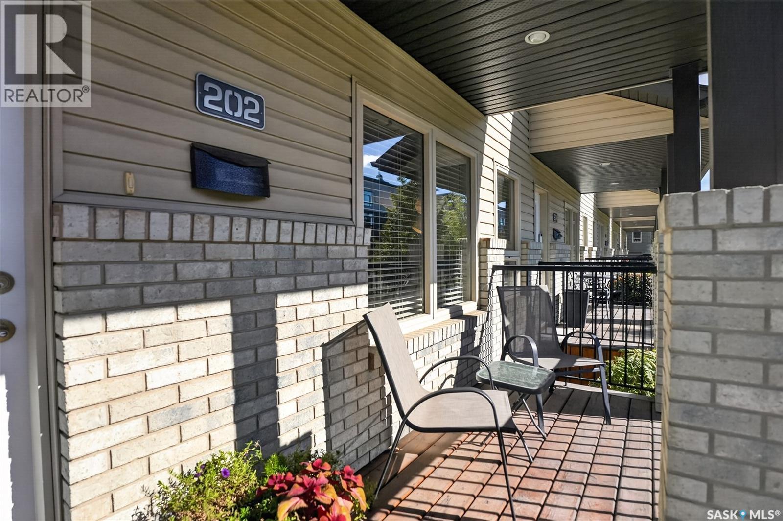 202 Maningas BEND, Saskatoon — photo 2