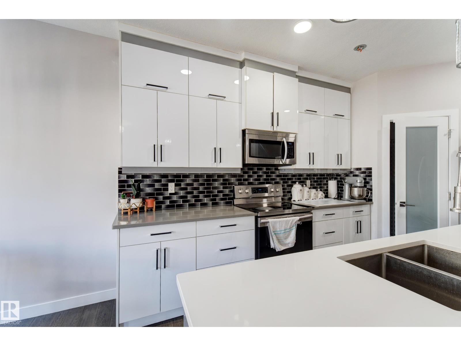 #32 1703 16 AV NW - 13