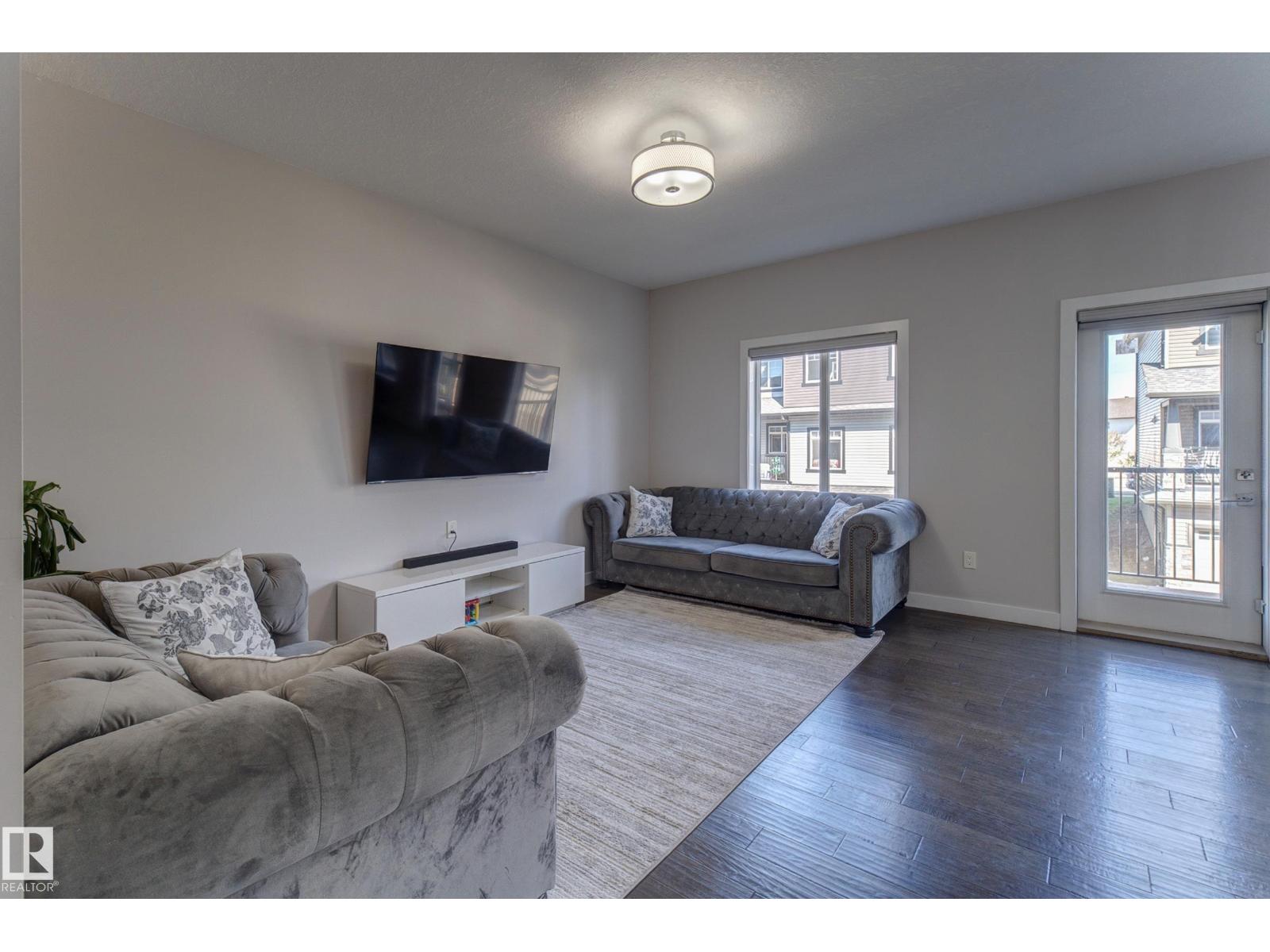 #32 1703 16 AV NW - 17