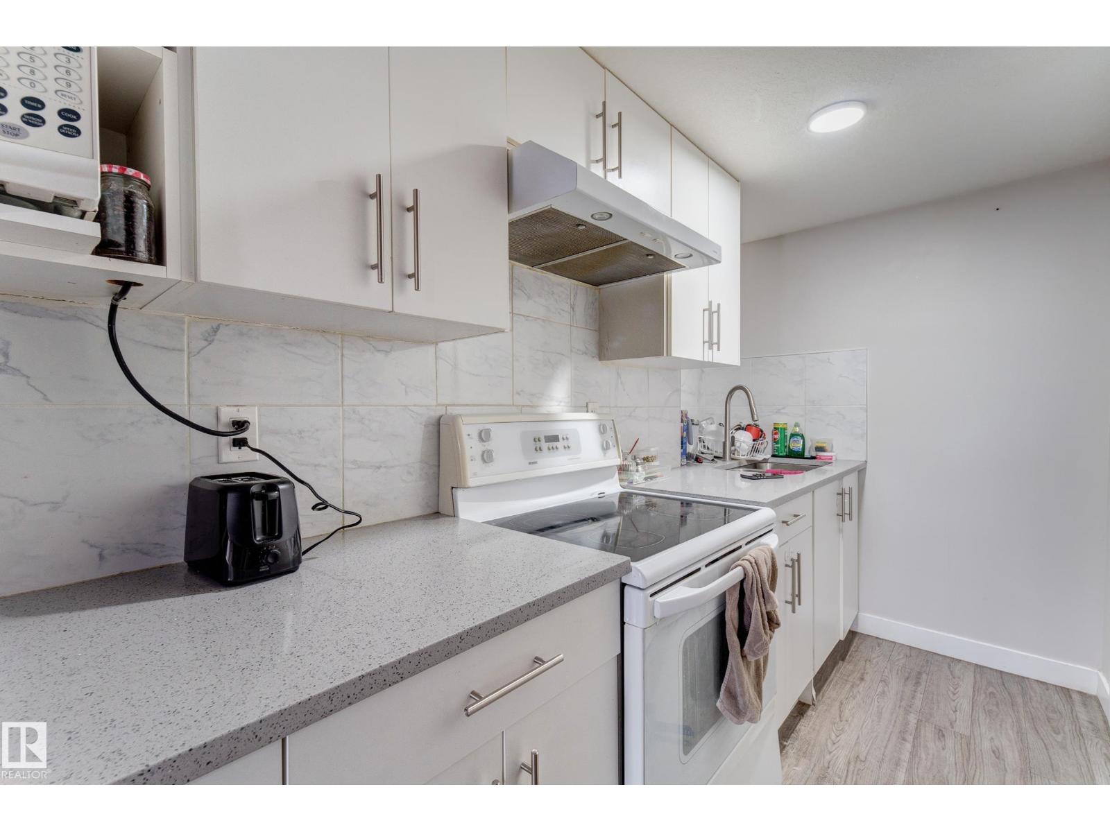 #32 1703 16 AV NW - 36