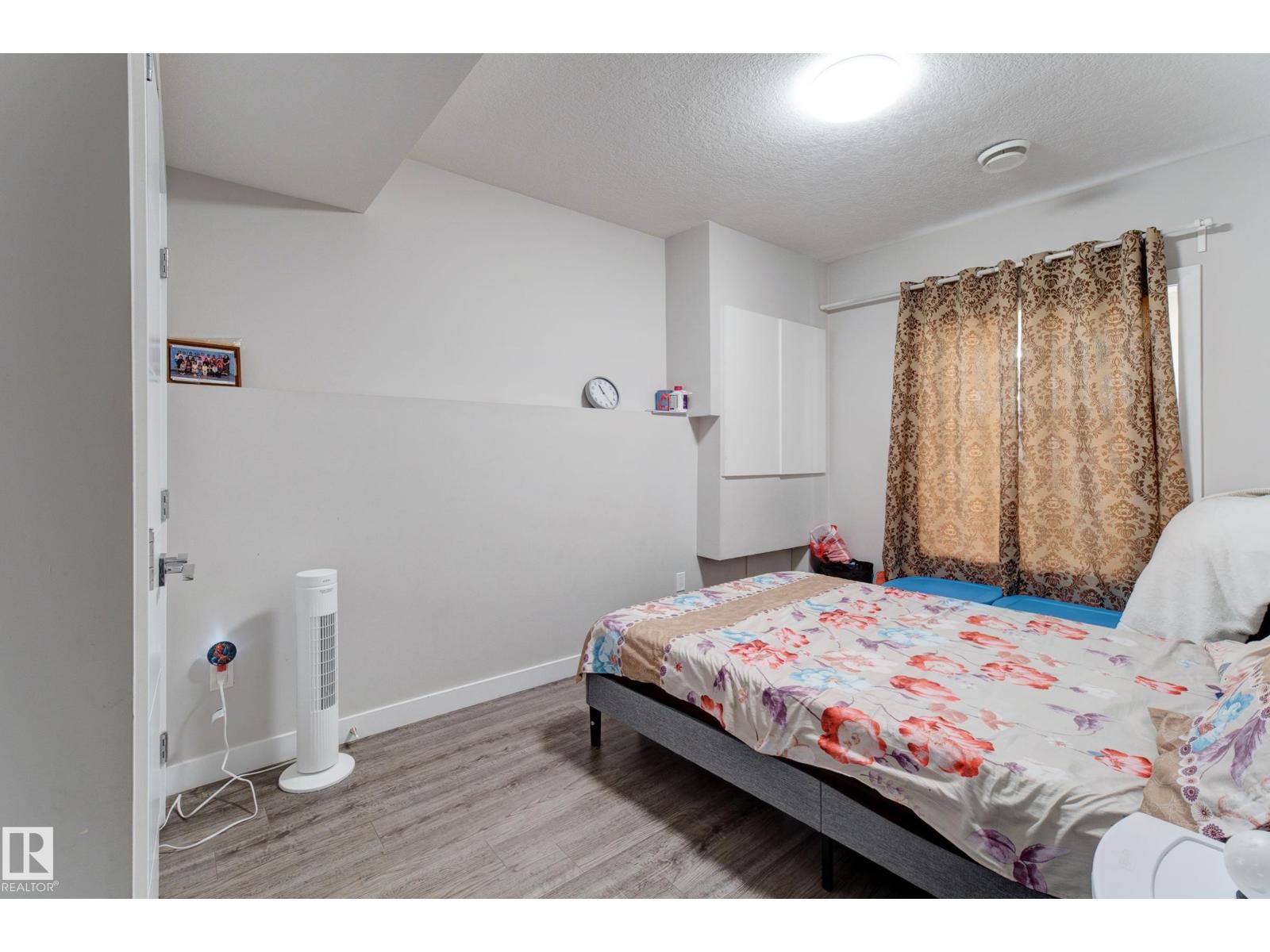 #32 1703 16 AV NW - 37