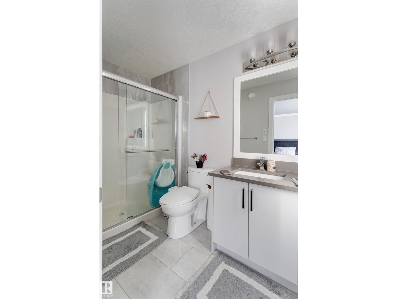 #32 1703 16 AV NW - 44