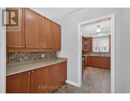 209 Woodspring Avenue, Newmarket, ON L3X3J4 Photo 21