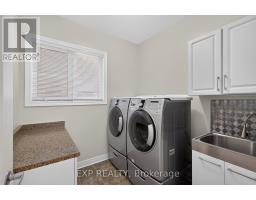 209 Woodspring Avenue, Newmarket, ON L3X3J4 Photo 22
