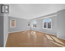 Dining room - 209 Woodspring Avenue, Newmarket, ON L3X3J4 Photo 6
